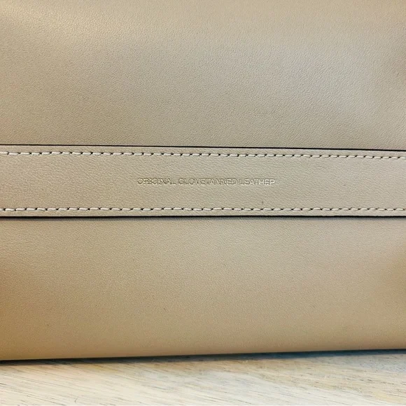 Coach Cashin 22 in Taupe, EUC; missing Coach Originals hangtag - Picture 7 of 15